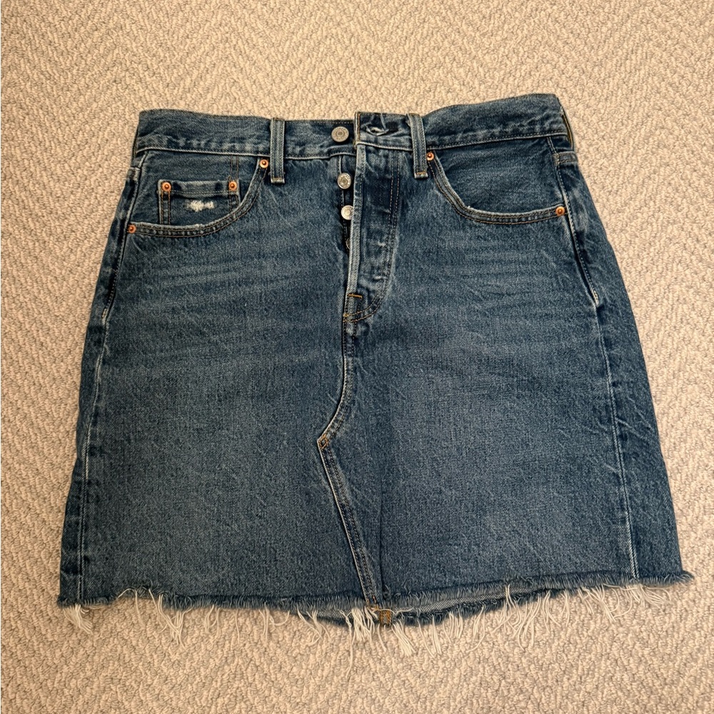 Levi’s Dark Blue Denim Mini Skirt with Button Front- size 29